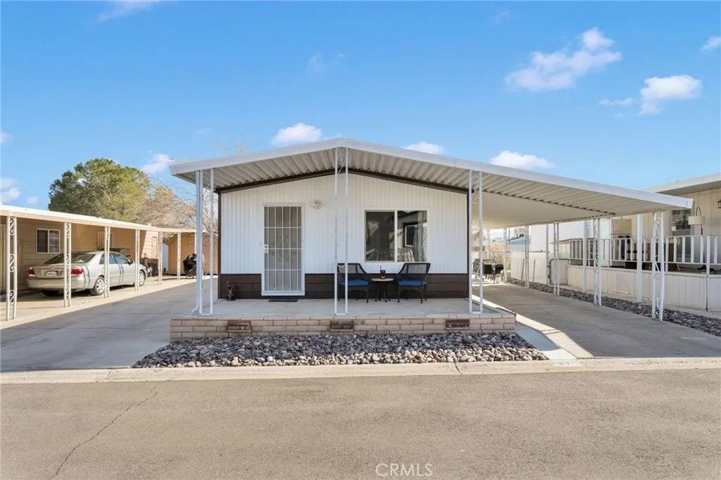 Photo of 20683 Waalew Rd #B-84, Apple Valley, CA 92307 (MLS # HD26021551)