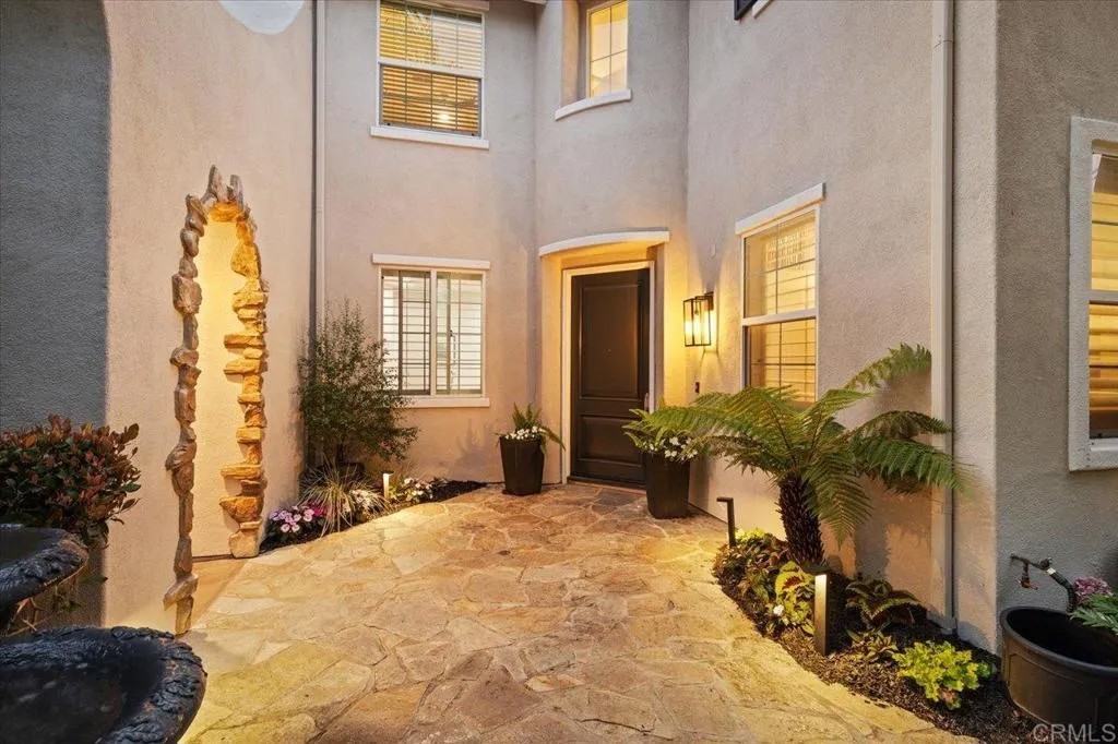 8037 Avenida Secreto