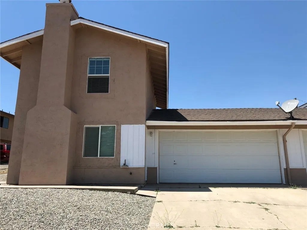 21201 Golden Hills