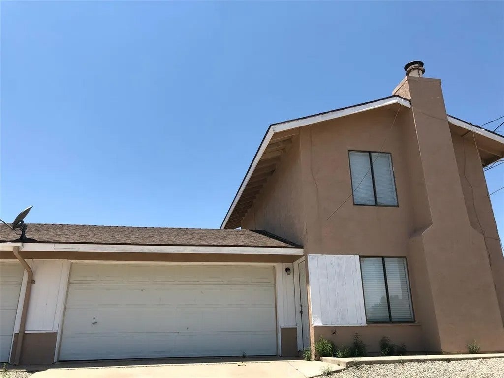 21201 Golden Hills