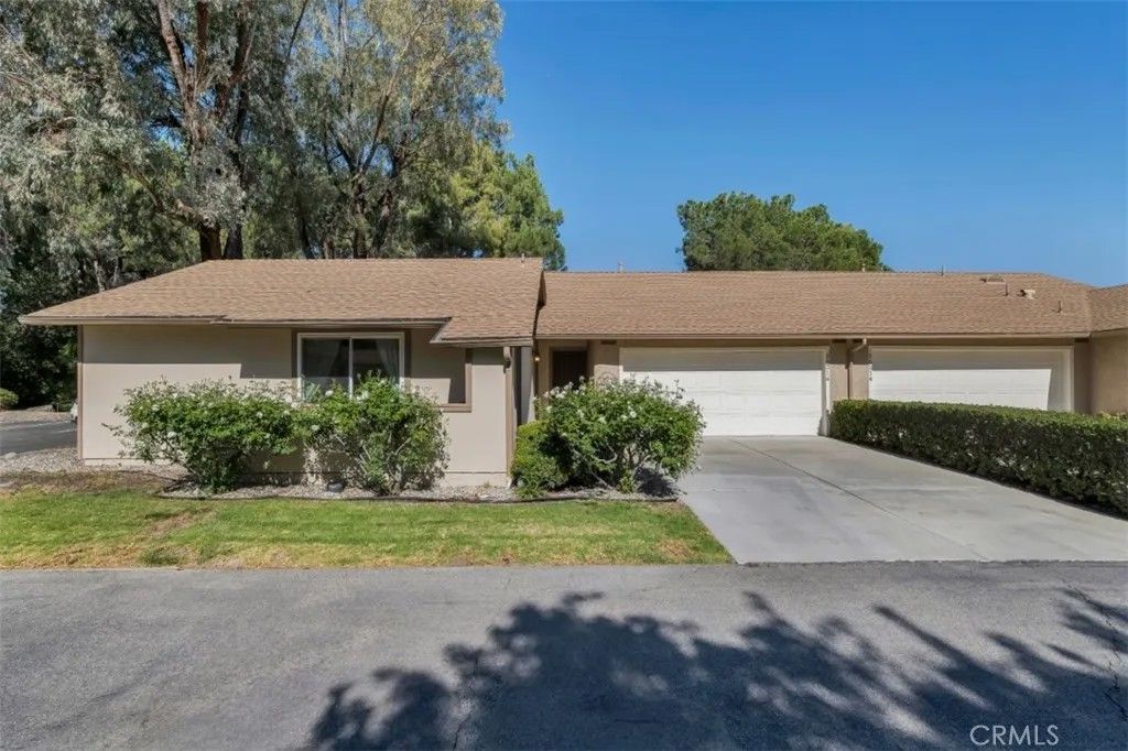 Photo of 26216 Rainbow Glen Drive, Newhall, CA 91321 (MLS # SR26053579)