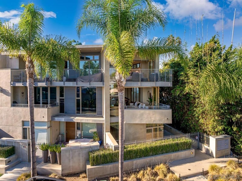 1064 Anchorage Lane