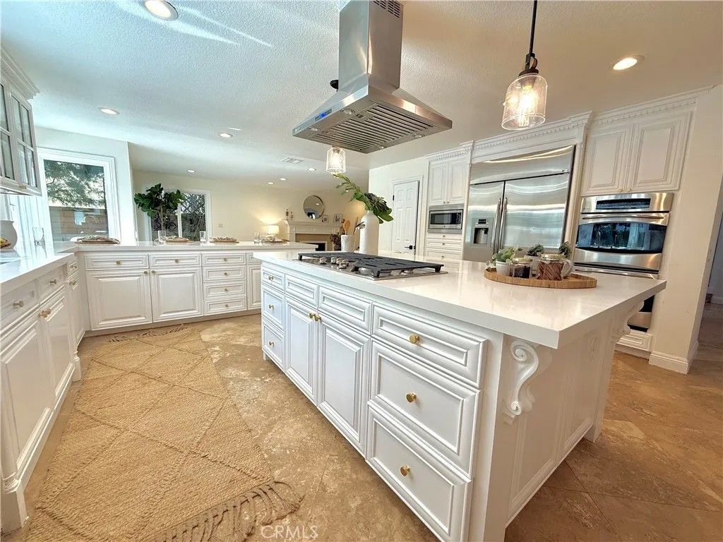 Photo of 31892 Wagon Wheel Ln, Rancho Santa Margarita, CA 92679 (MLS # OC25241406)