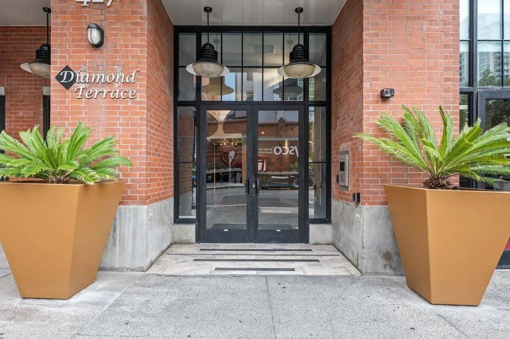 427 9th Avenue 405