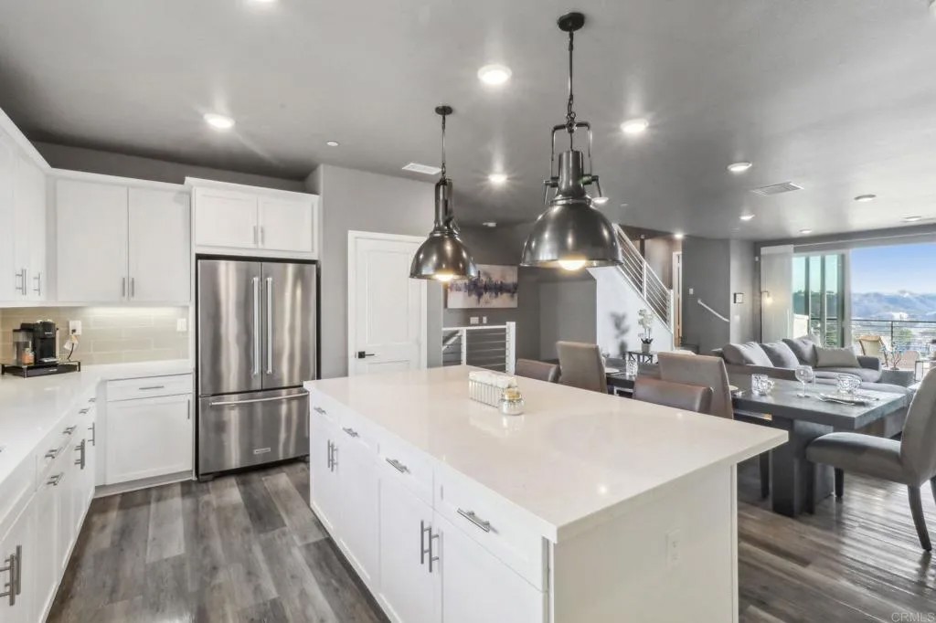 2929 Via Alta Place