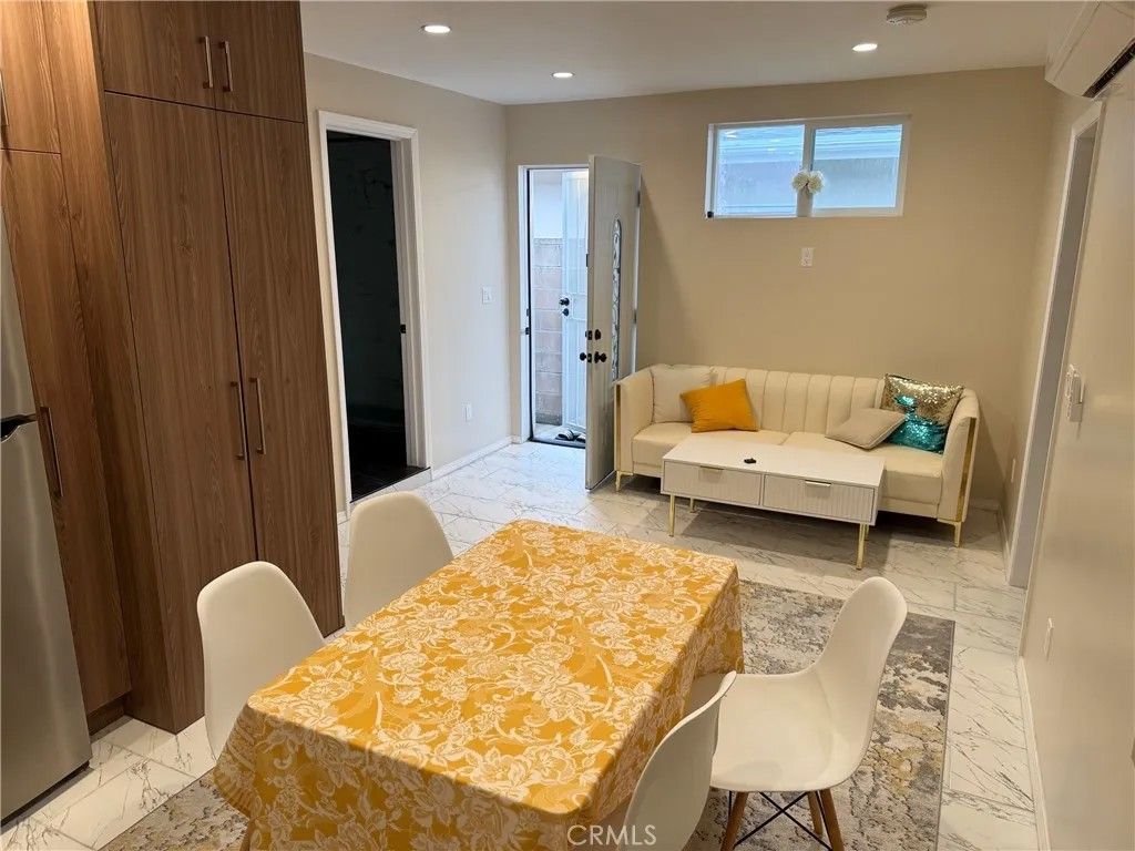 Photo of 20625 Tuba Street, Chatsworth, CA 91311 (MLS # SR25280190)