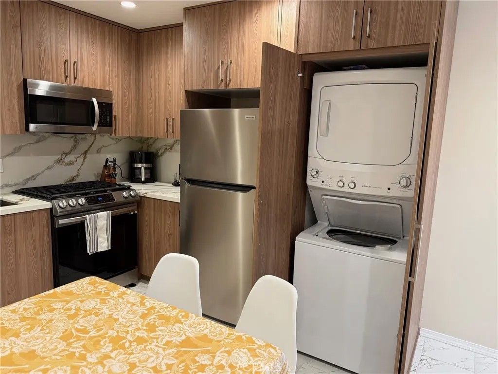 Photo of 20625 Tuba Street, Chatsworth, CA 91311 (MLS # SR25280190)