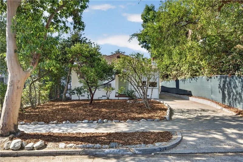 590 Prescott Street
