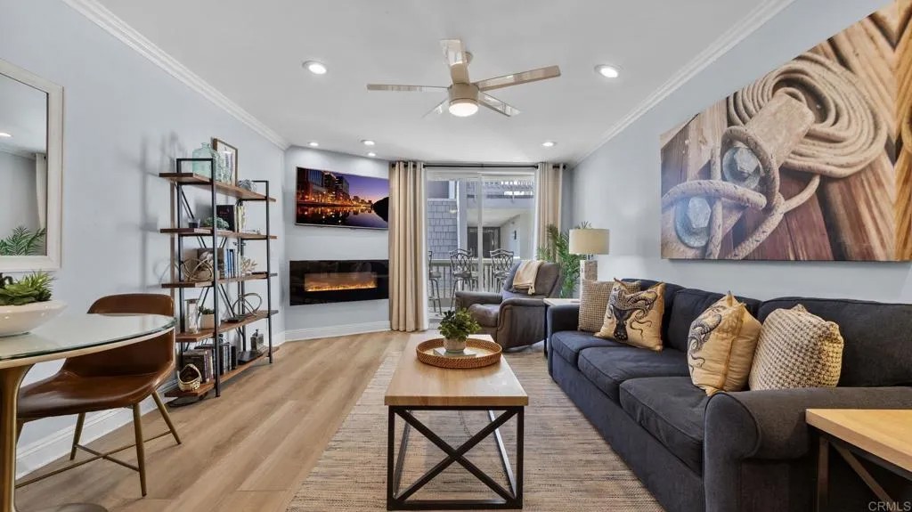 999 N Pacific St G307