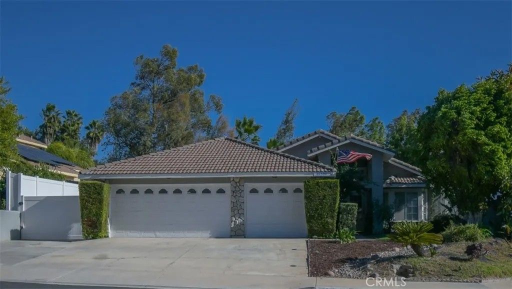 Photo of 39520 Countryside Ln, Murrieta, CA 92562 (MLS # TR26023042)