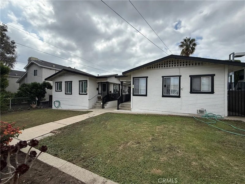 965 W 1st