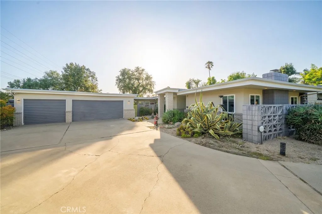 2129 N San Marcos Place