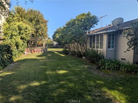 Tiny photo for 11581 Valley Spring Ln, Studio City, CA 91604 (MLS # SR25234433)