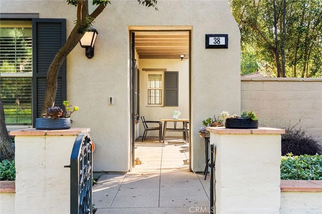 Photo of 38 Upperbend, Irvine, CA 92618 (MLS # OC25250779)