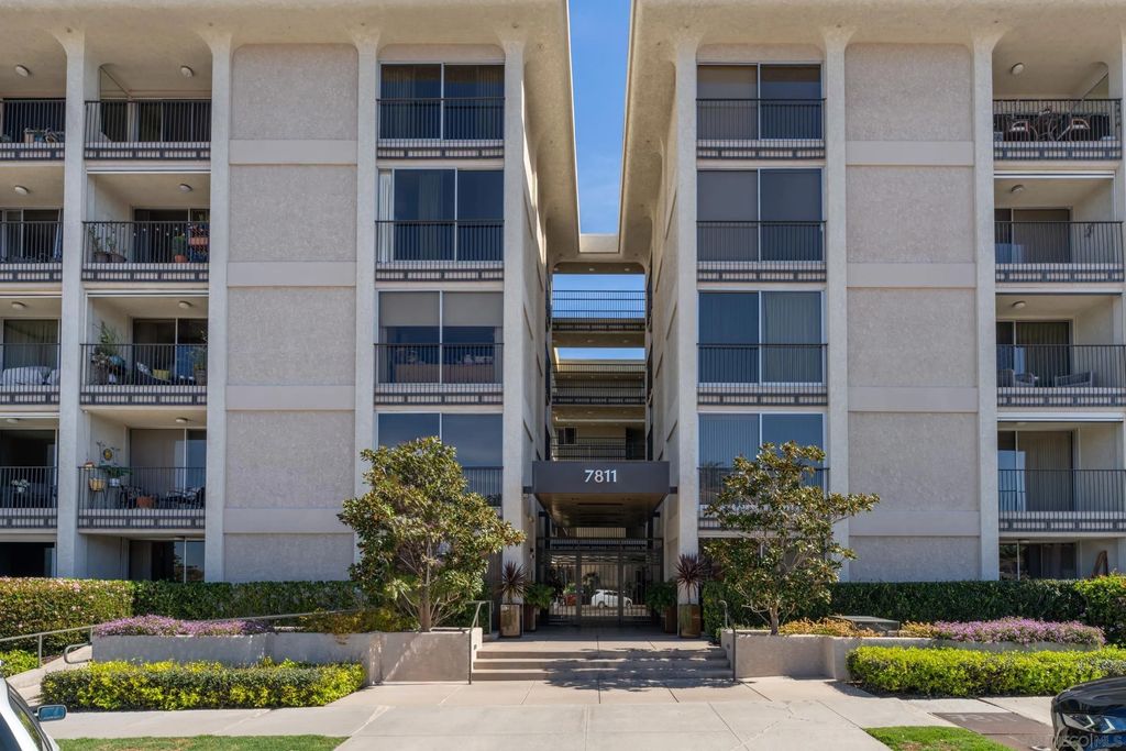 Photo of 7811 Eads Avenue #206, La Jolla, CA 92037 (MLS # 260004553)