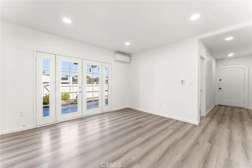 595 E Alvarado