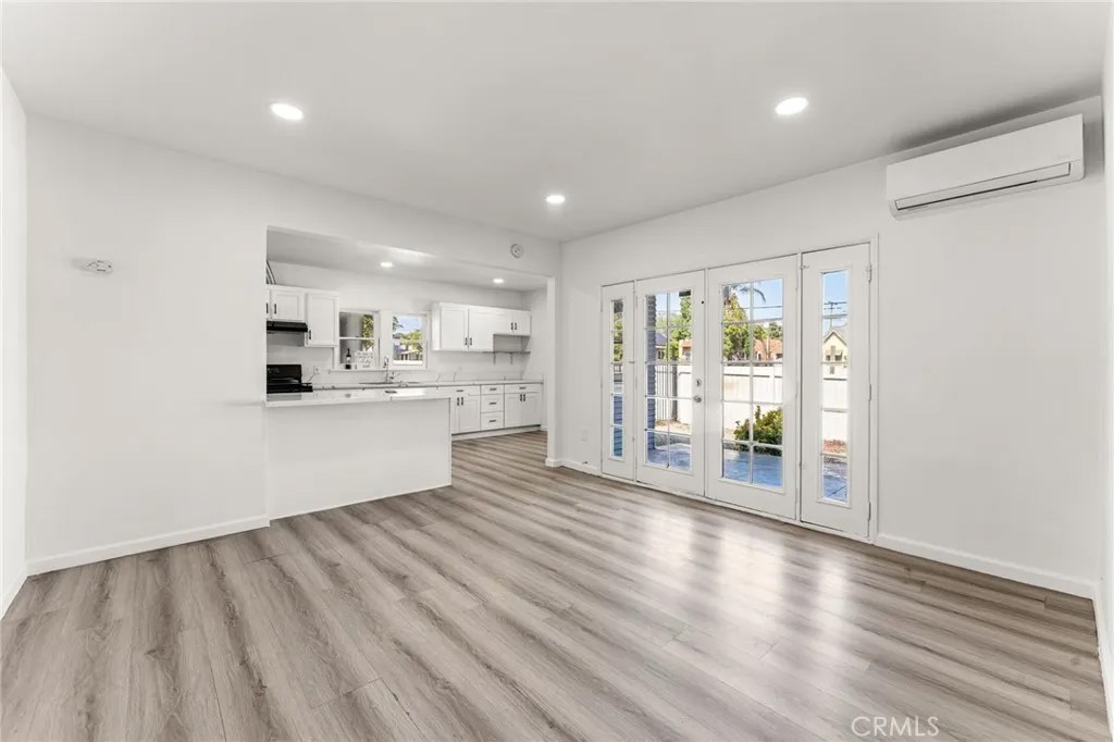595 E Alvarado