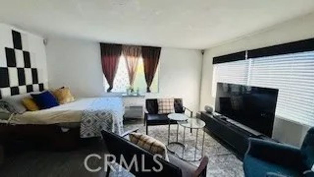 Photo of 620 N Sweetzer Ave, West Hollywood, CA 90048 (MLS # CV25239399)