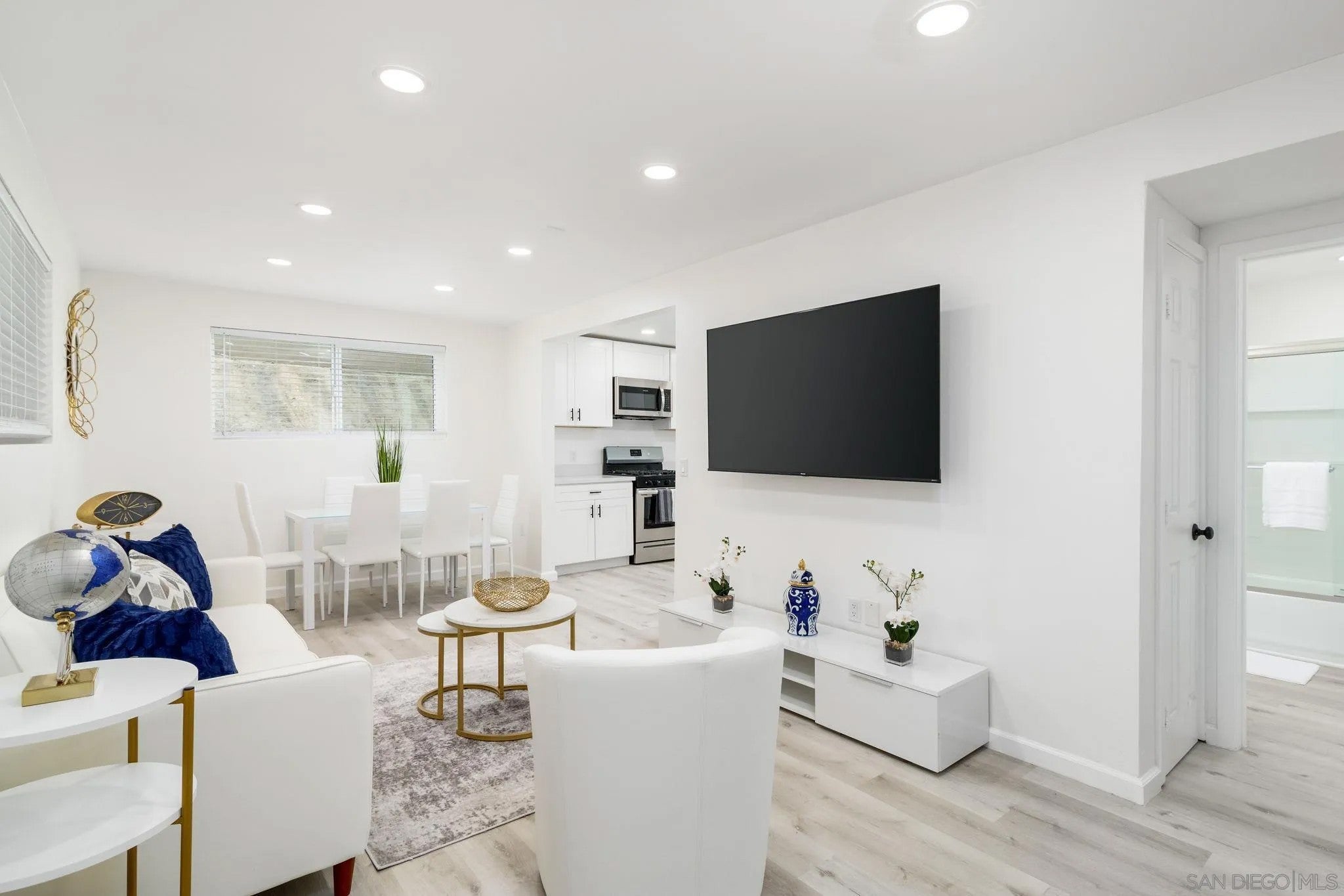 5074 AUBURN DRIVE