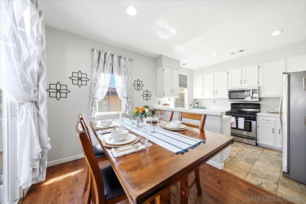 6015 Paseo Salinero