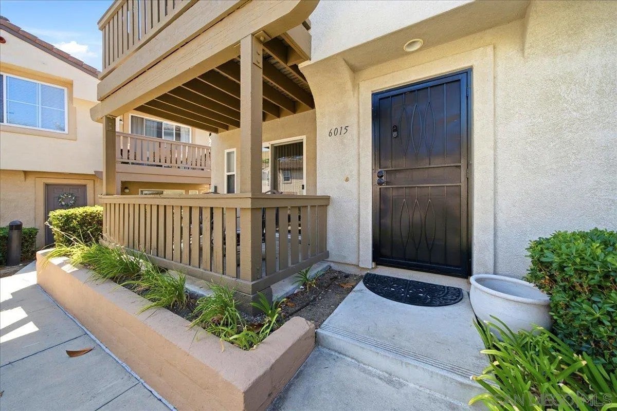 6015 Paseo Salinero