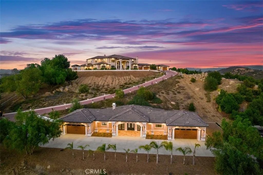 36852 Calle De Lobo