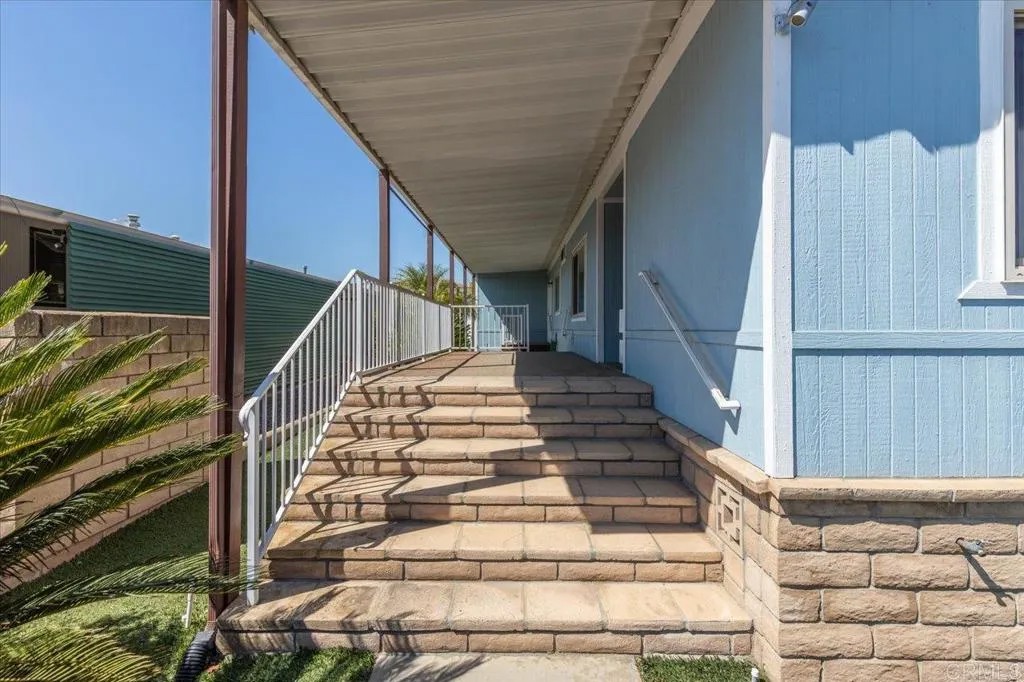1627 Toyon
