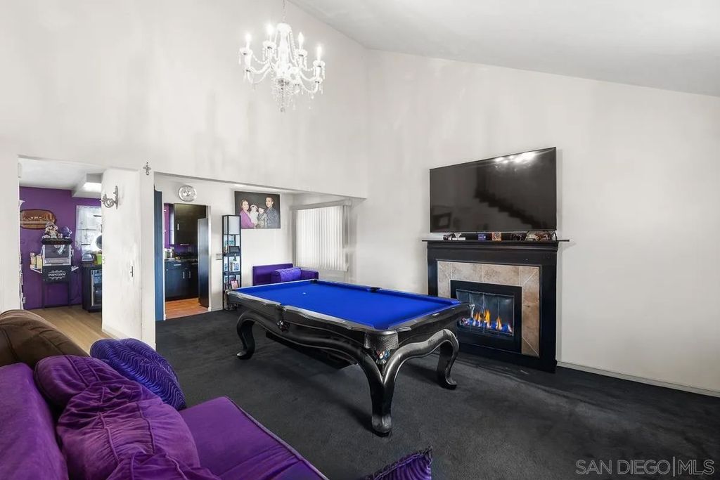 Photo of 595 Copper Dr, Vista, CA 92083 (MLS # 250043567)