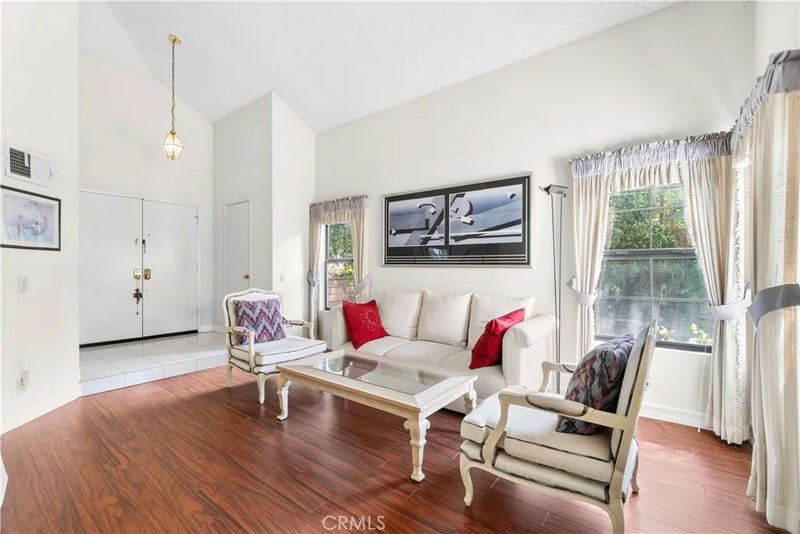 10133 Saddlehill