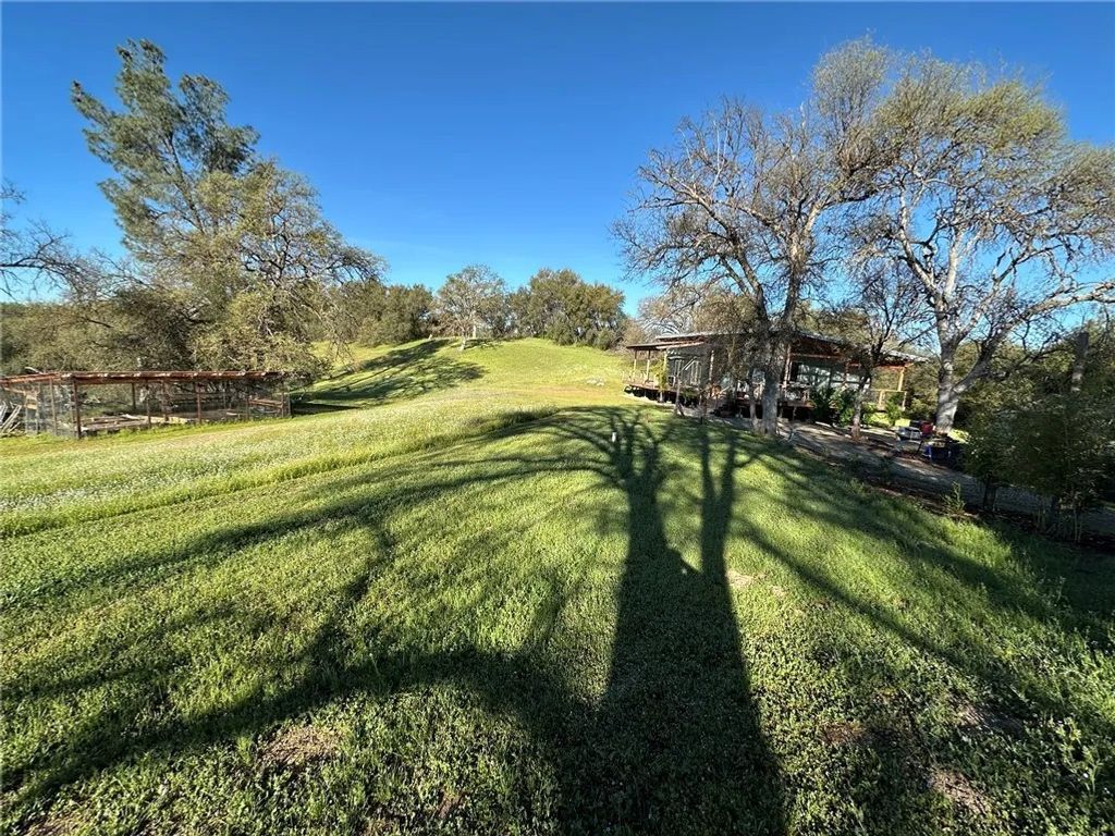 Photo of 4052 Indian Peak Road, Mariposa, CA 95338 (MLS # MP26064596)