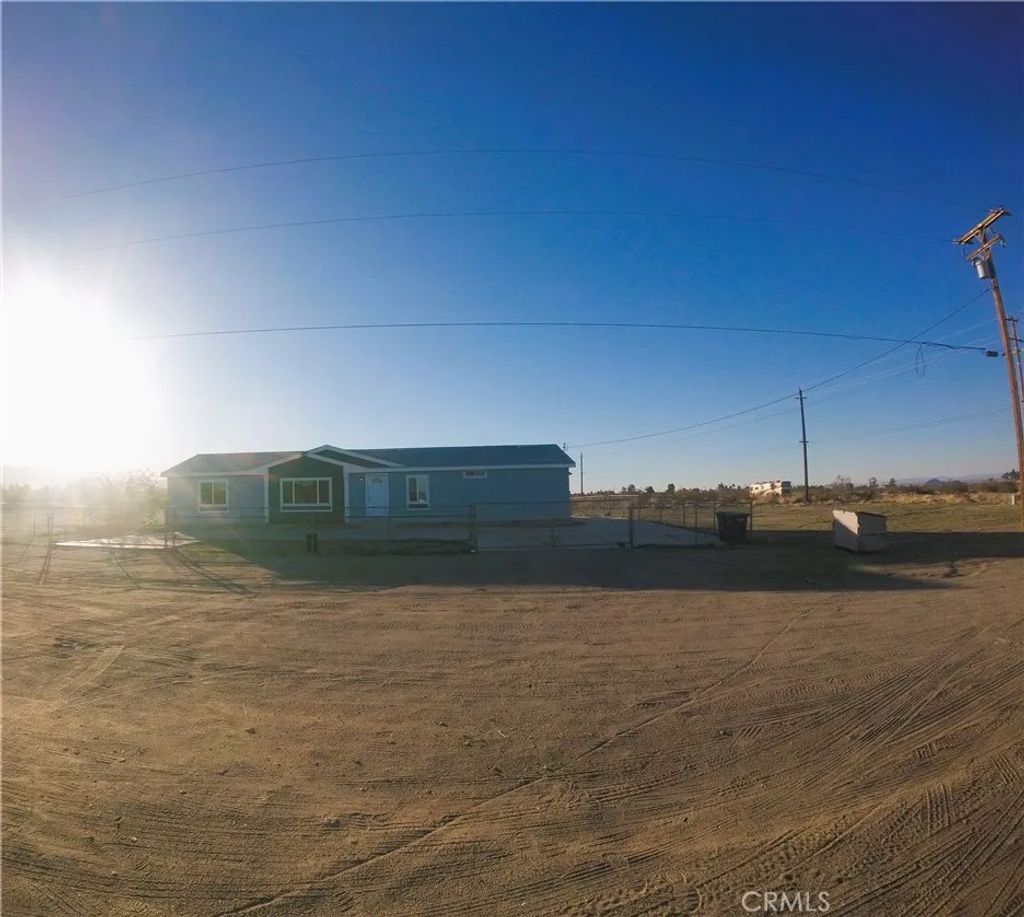 Photo of 14058 Monte Vista Rd, Phelan, CA 92371 (MLS # CV25277956)