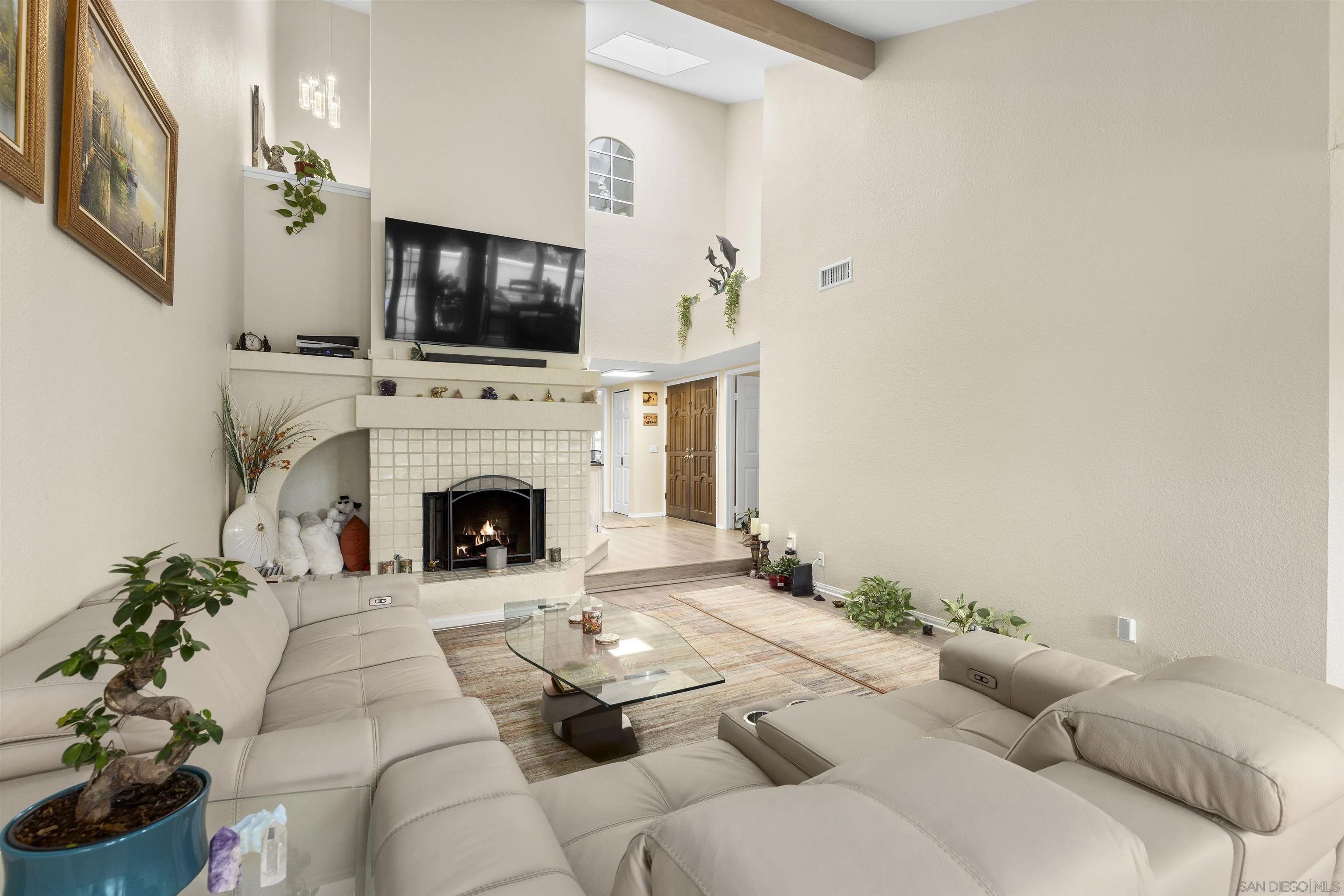 15945 Avenida Villaha 32