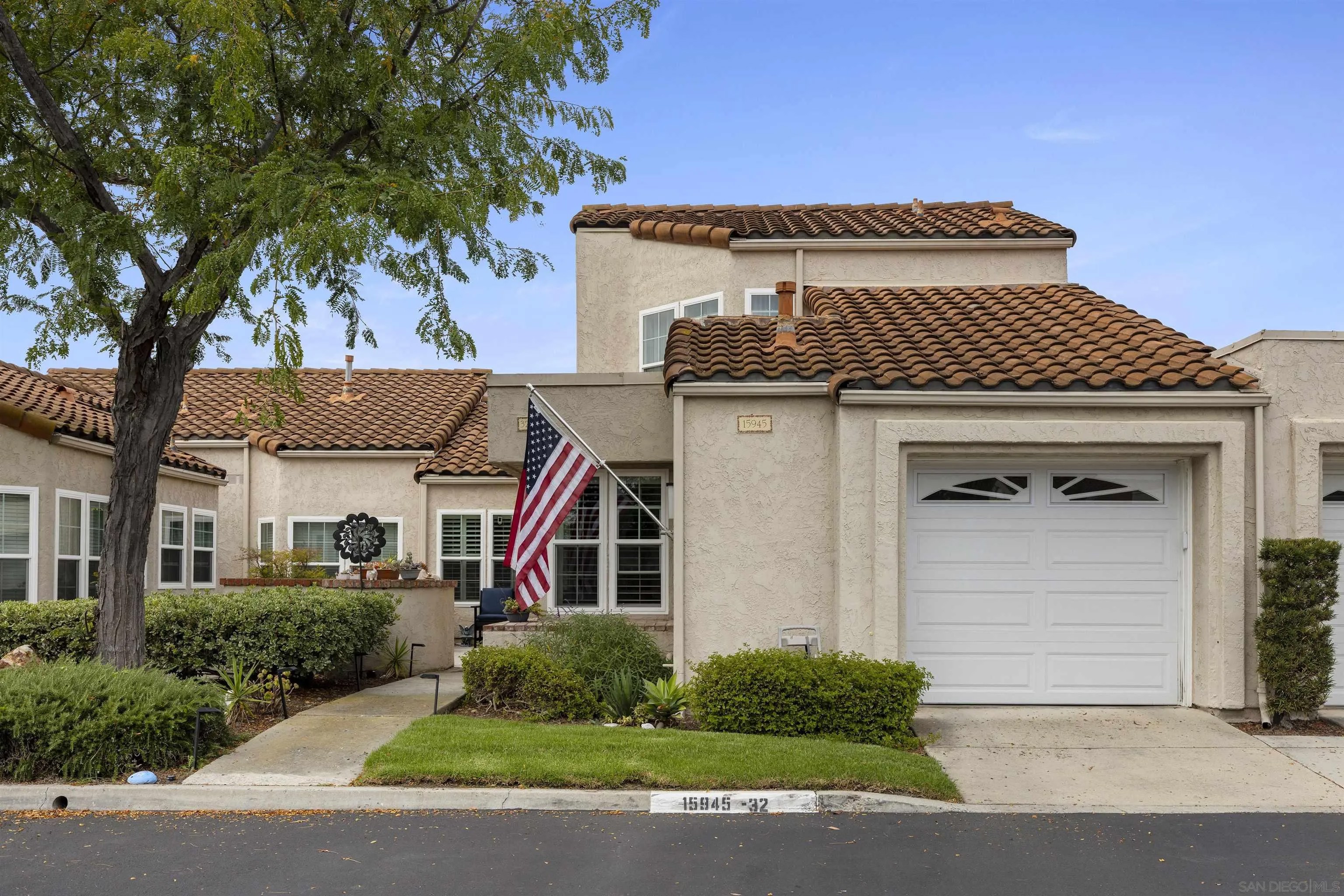 15945 Avenida Villaha 32