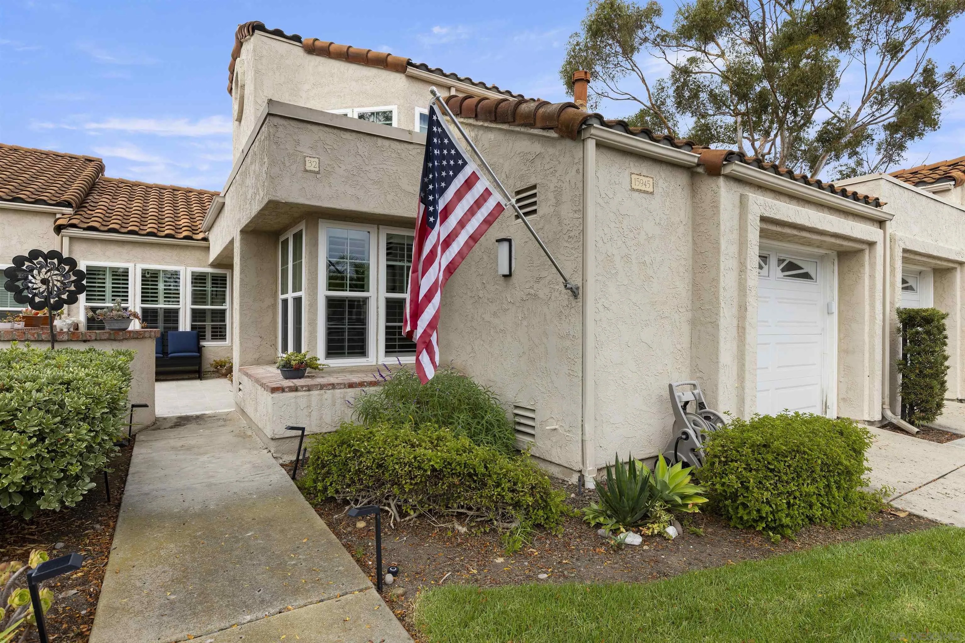 15945 Avenida Villaha 32