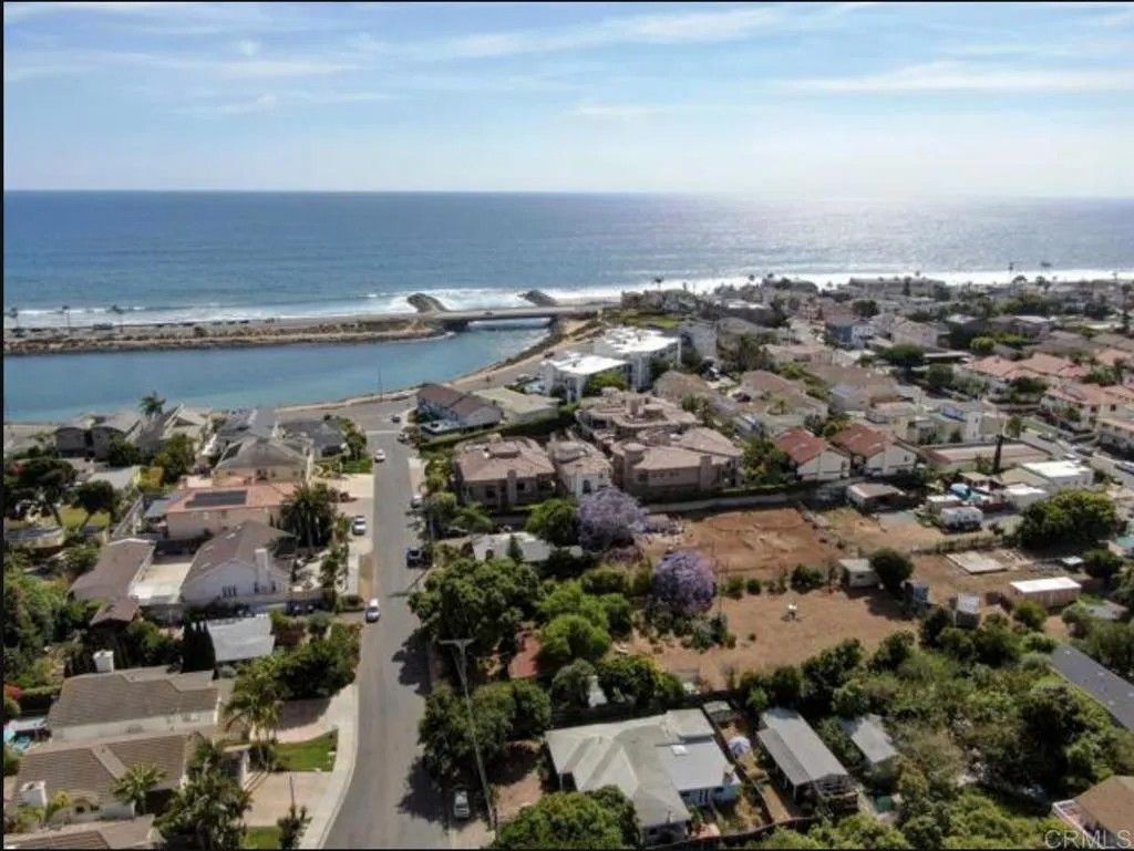 Photo of 334 Date Avenue, Carlsbad, CA 92008 (MLS # NDP2507859)