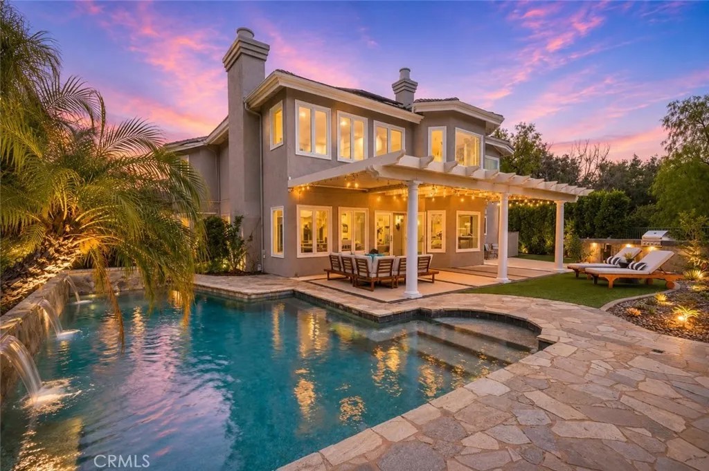10 Skylark Way