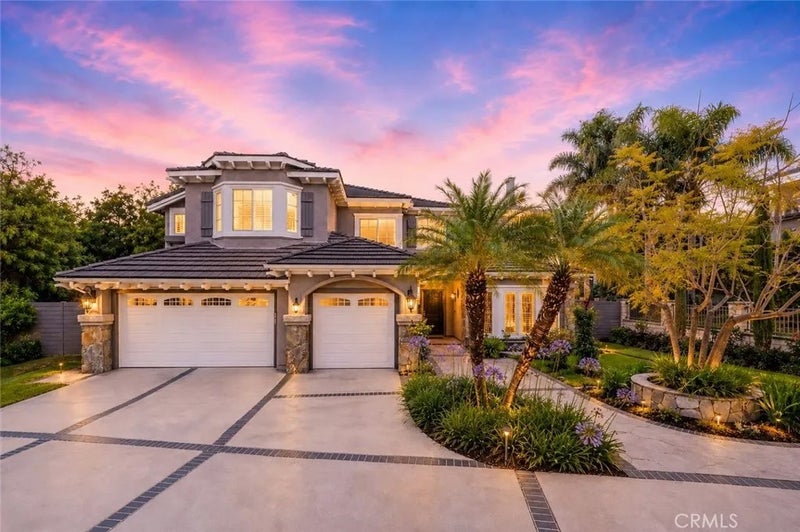 10 Skylark Way