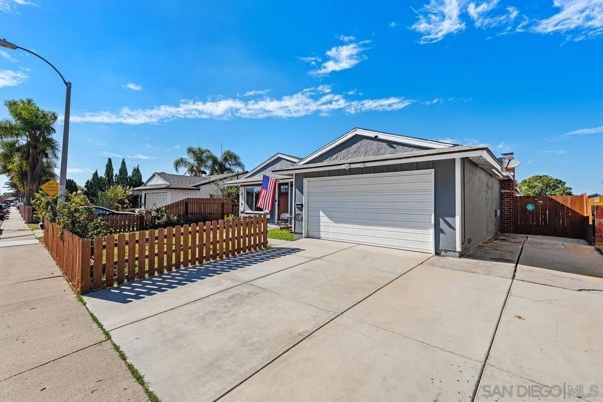 3862 Coleman Ave