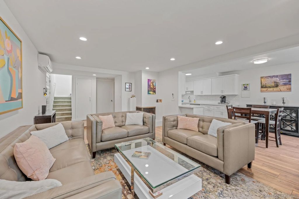 Photo of 8963 Caminito Fresco, La Jolla, CA 92037 (MLS # 260010883)