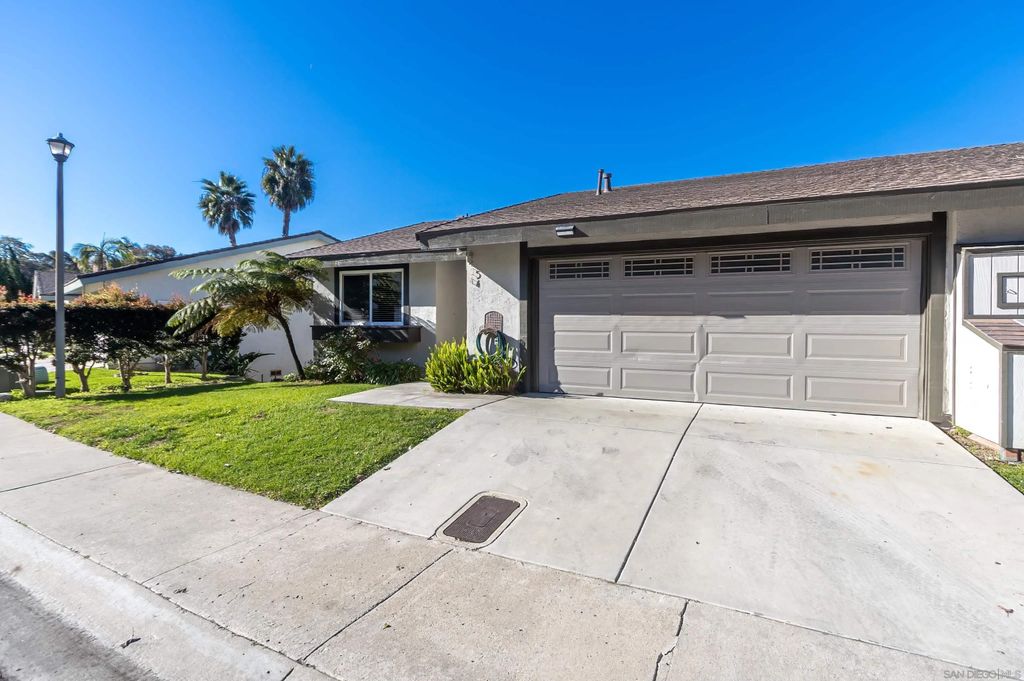 Photo of 4454 Caimito Pedernal, San Diego, CA 92117 (MLS # 2601164)