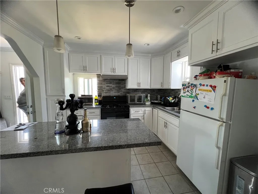 3935 E Cesar E Chavez