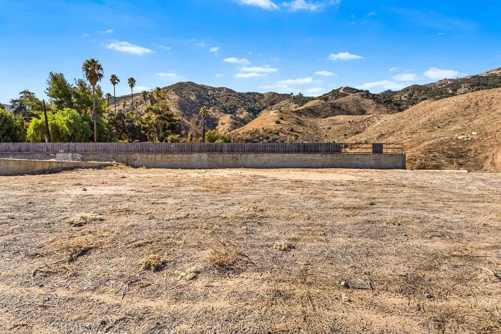 Photo of 33351 Macy St, Lake Elsinore, CA 92530 (MLS # SW25251465)