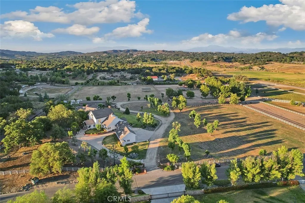 42580 Avenida Escala