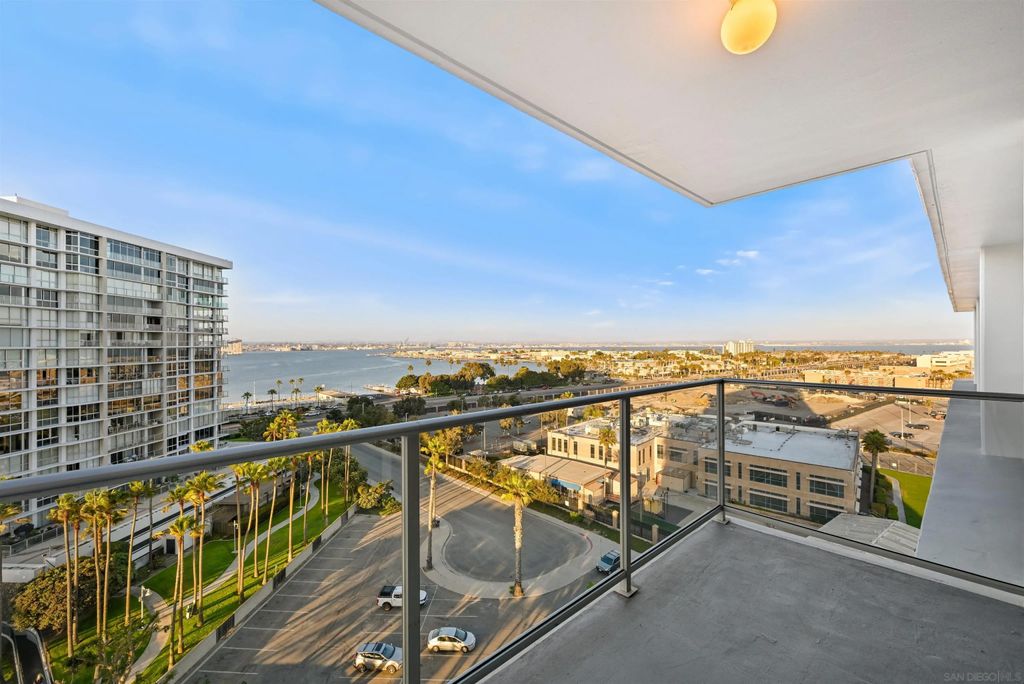 Photo of 1830 Avenida Del Mundo #1112, Coronado, CA 92118 (MLS # 260009802)