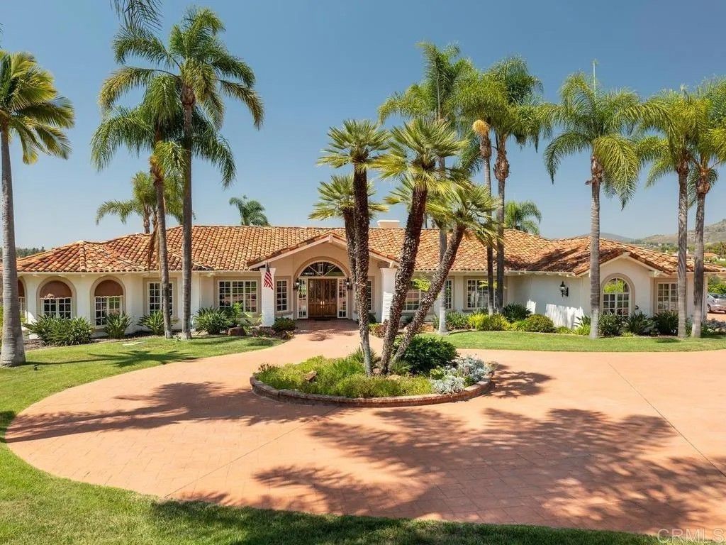 Photo of 18246 Via Ascenso, Rancho Santa Fe, CA 92091 (MLS # NDP2605049)