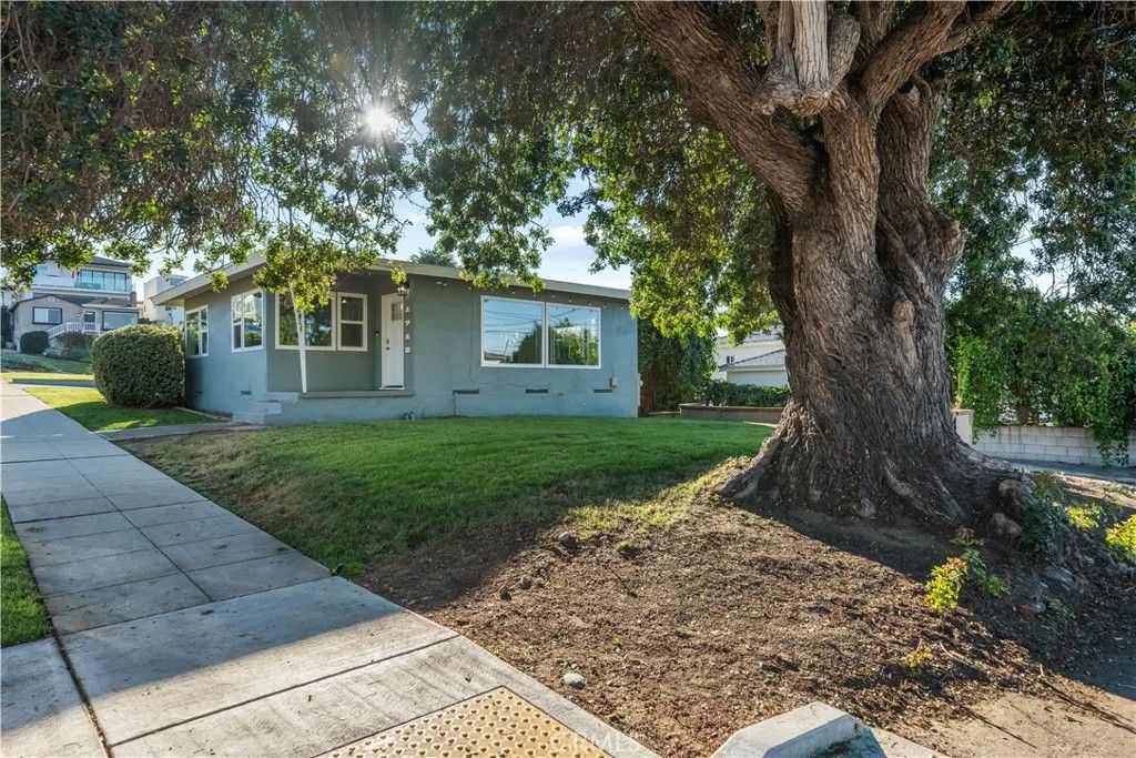 Photo of 1712 Froude St, San Diego, CA 92107 (MLS # IV25251579)