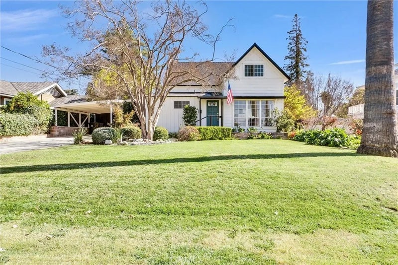 527 W Palm