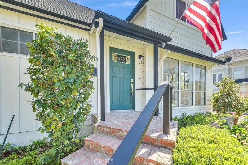 527 W Palm