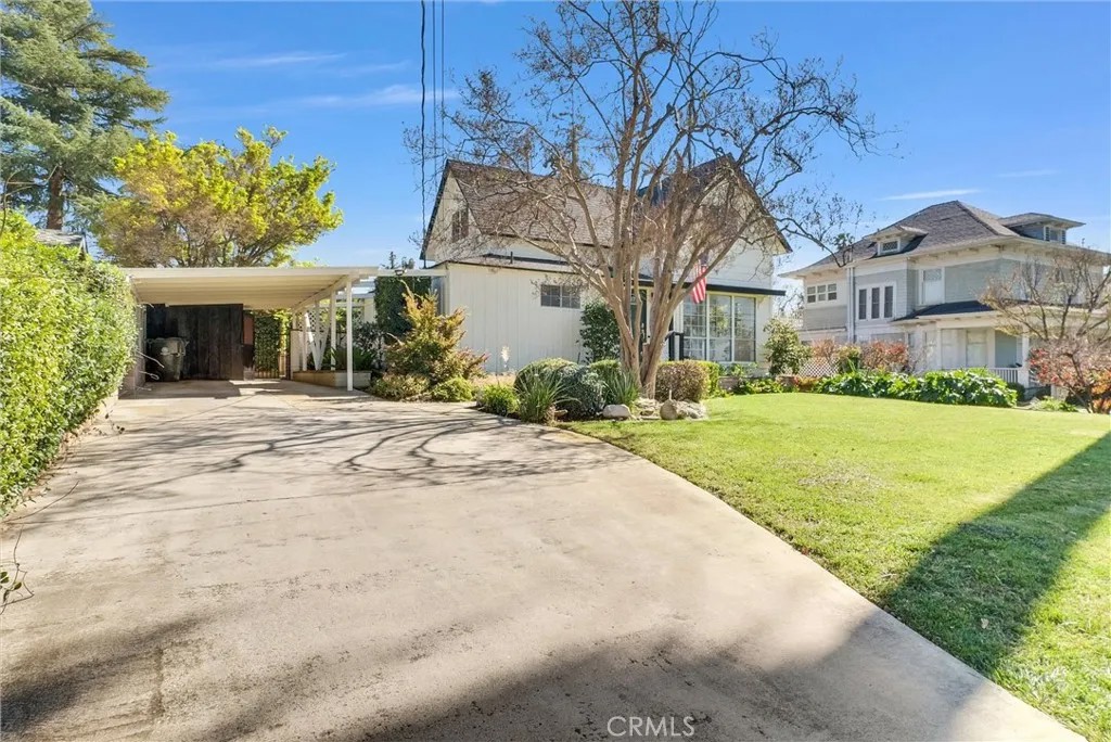 527 W Palm