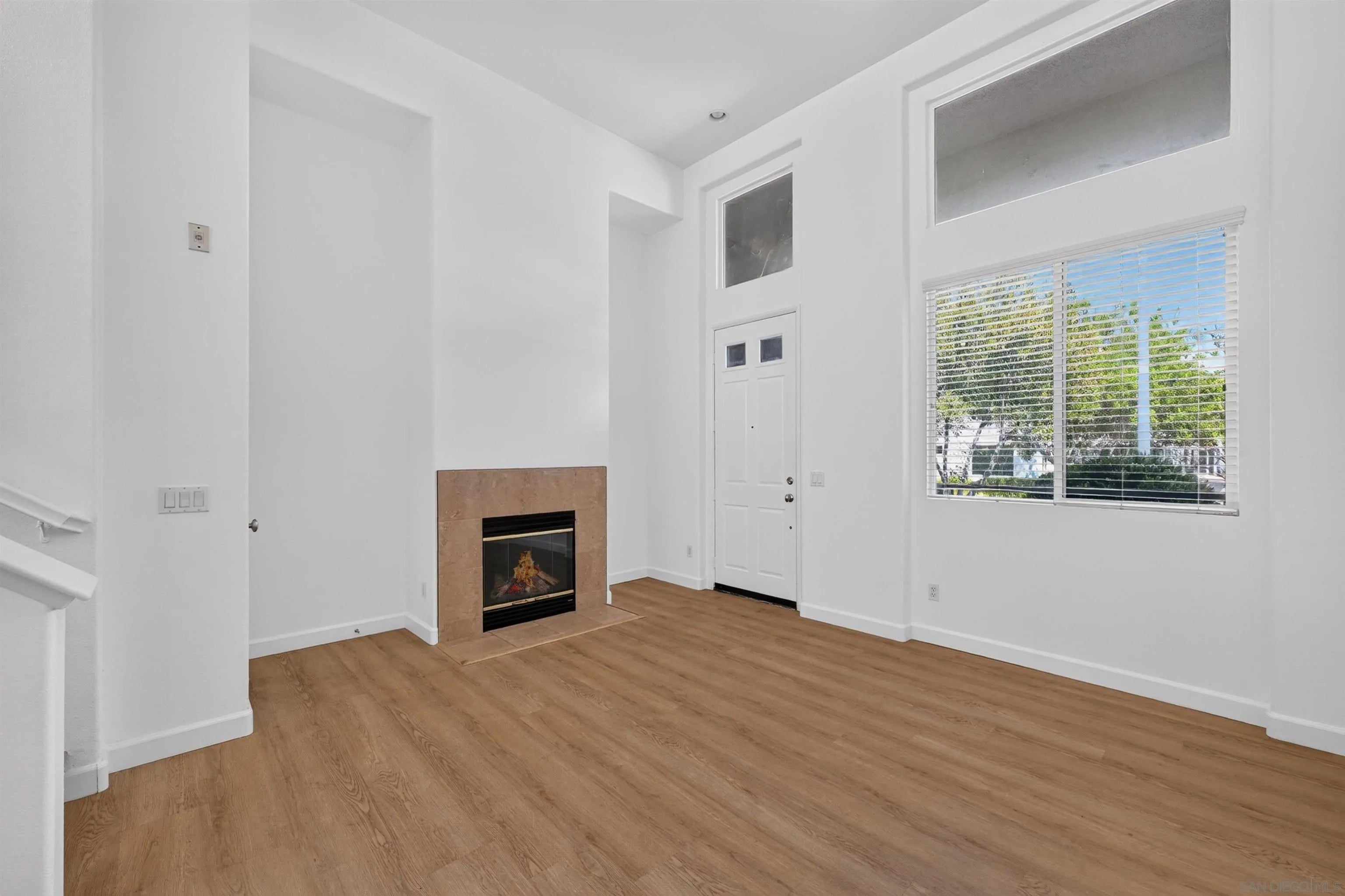 4922 Paramount Dr